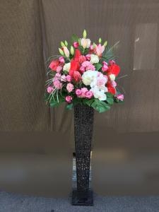 スタンド花のお届けをしました。「フローリスト花彩」（大阪府大阪市東淀川区の花屋）のギャラリー写真